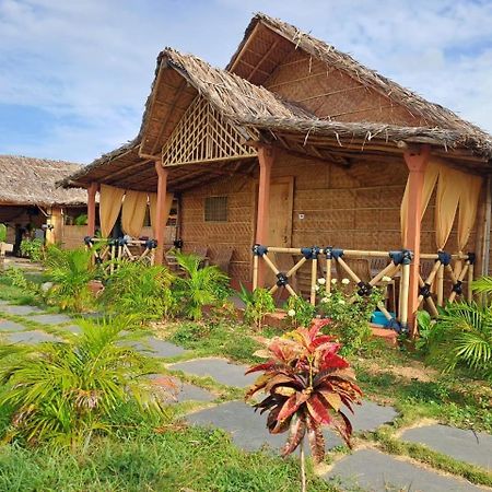 Hampi Rasta Cafe Hotel Ngoại thất bức ảnh