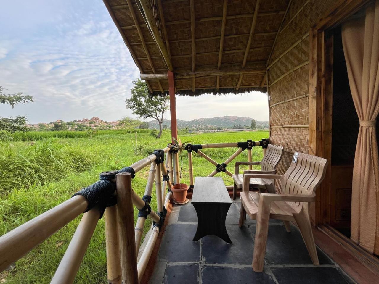 Hampi Rasta Cafe Hotel Ngoại thất bức ảnh