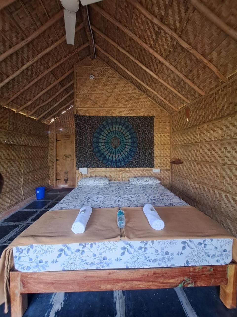 Hampi Rasta Cafe Hotel Ngoại thất bức ảnh